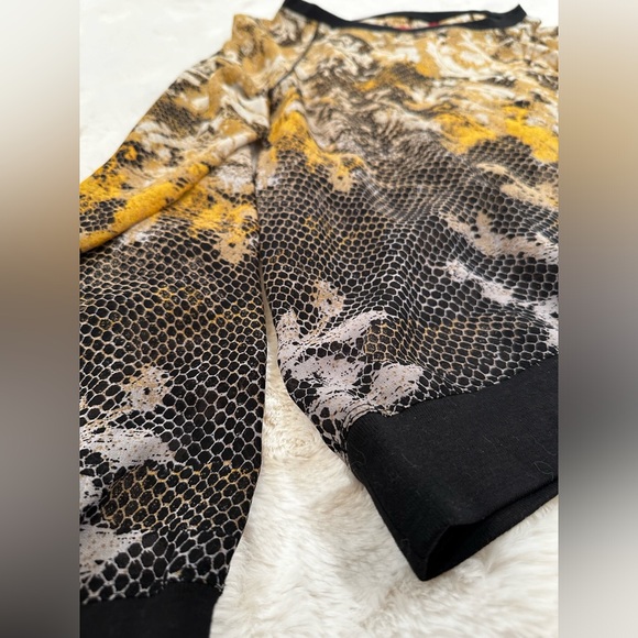 Size 6 chiffon top - Picture 2 of 4